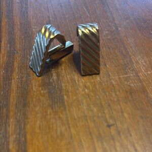 Vintage SWANK 1/20 12KTGF gold tone diagonal line design square toggle cufflinks